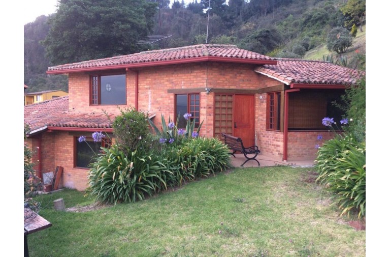 CASA CAMPESTRE EN ARRIENDO O VENTA / TENJO
