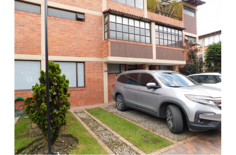 CASA EN CONJUNTO VILLAS SABANERAS EN CHIA/ ARRIENDO